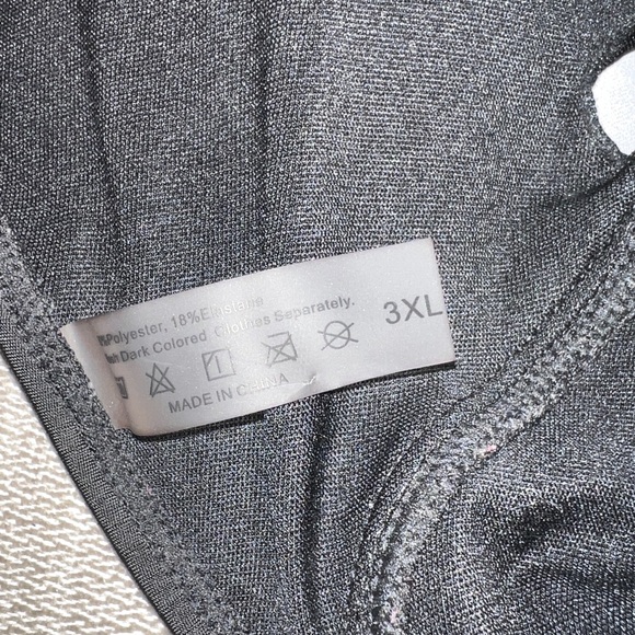 SHEIN Swim Curve Plus Solid Belted One Piece Swimsuit - Picture 4 of 5